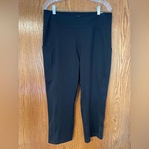 Tek Gear black capri leggings size 1X